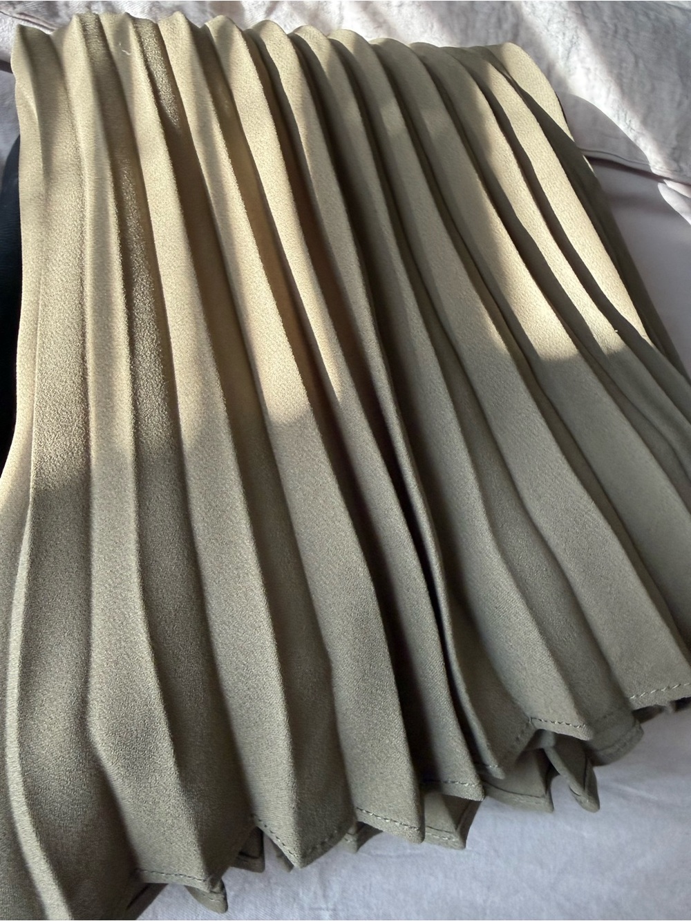 Banana Republic Olive Green Accordion Pleated Skirt Size 2 | Flowy A-Line